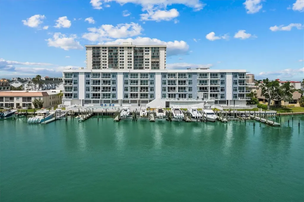415 Island Way Clearwater Beach FL 33767
