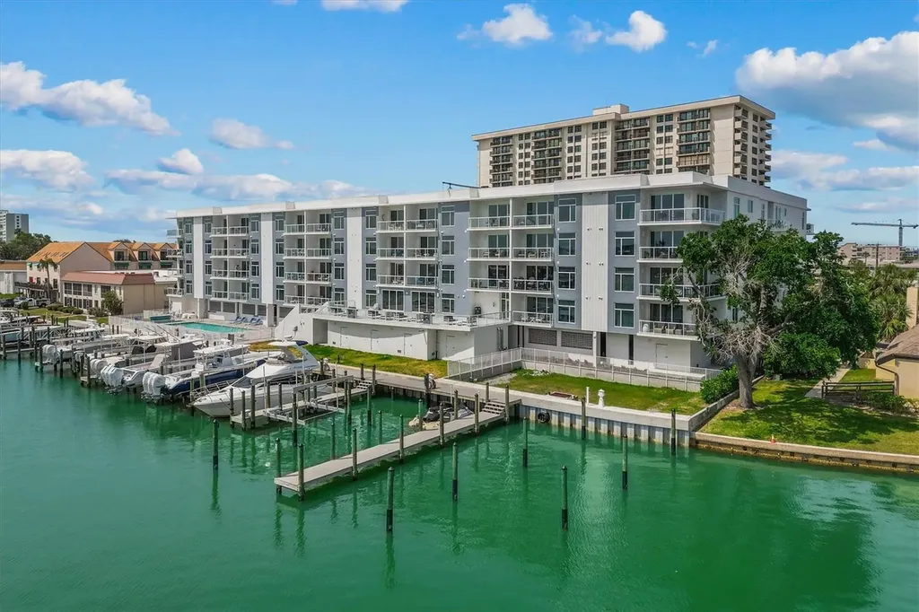 415 Island Way Clearwater Beach FL 33767