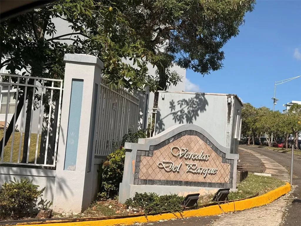 405 Boulevard Ave Veredas Del Parque Carolina PR 00979