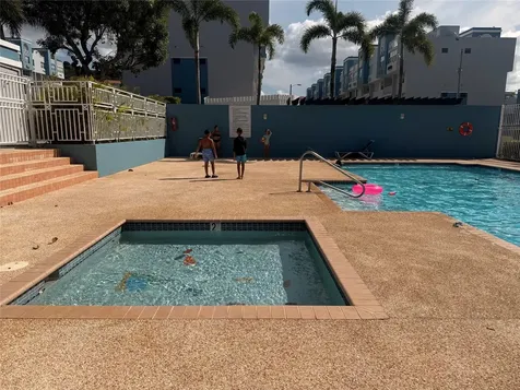 405 Boulevard Ave Veredas Del Parque Carolina PR 00979