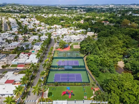 Palma Real Palma De Coco Guaynabo PR 00966