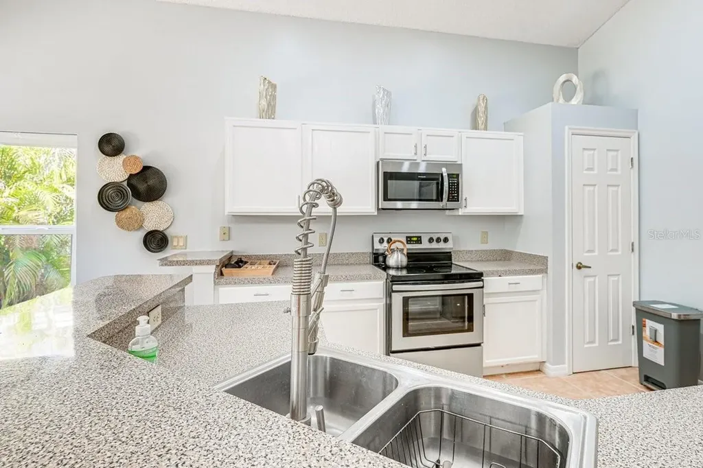 418 Riggs Circle Davenport FL 33897