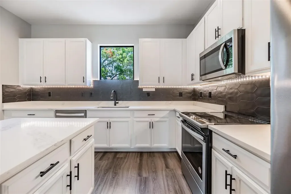 1302 W Carmen Street Tampa FL 33606