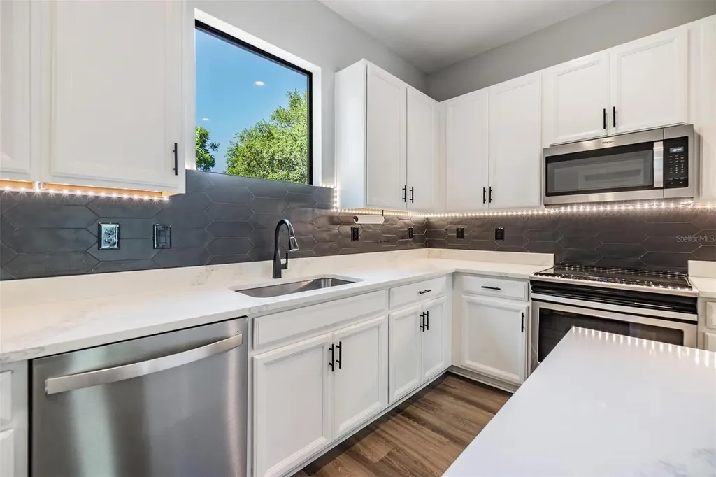 1302 W Carmen Street Tampa FL 33606