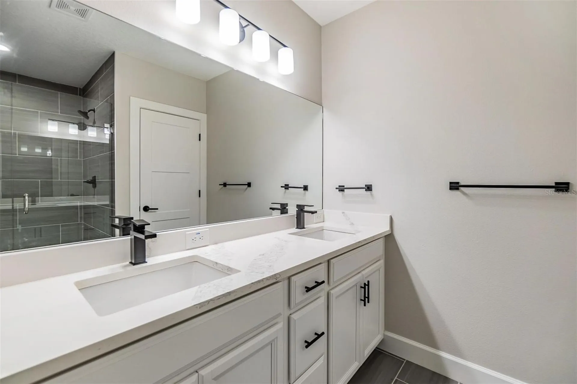 1302 W Carmen Street Tampa FL 33606
