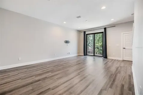 1302 W Carmen Street Tampa FL 33606