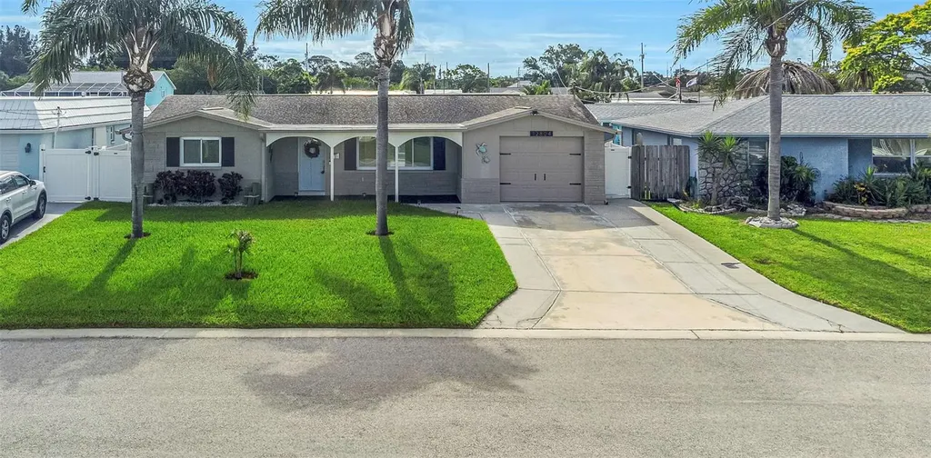 12804 2nd Isle Hudson FL 34667