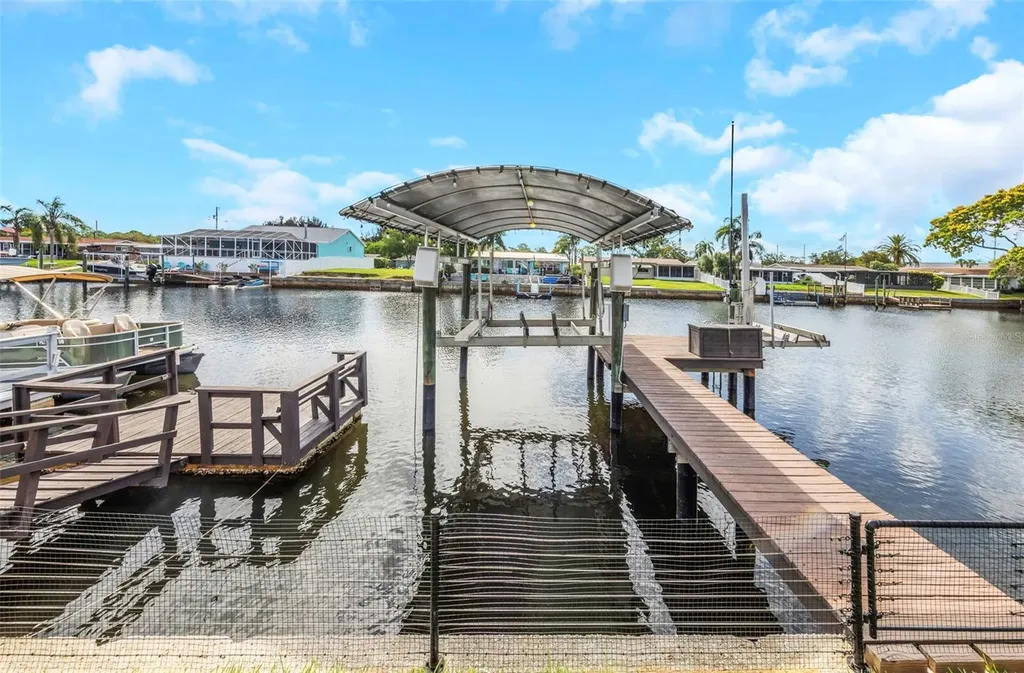 12804 2nd Isle Hudson FL 34667