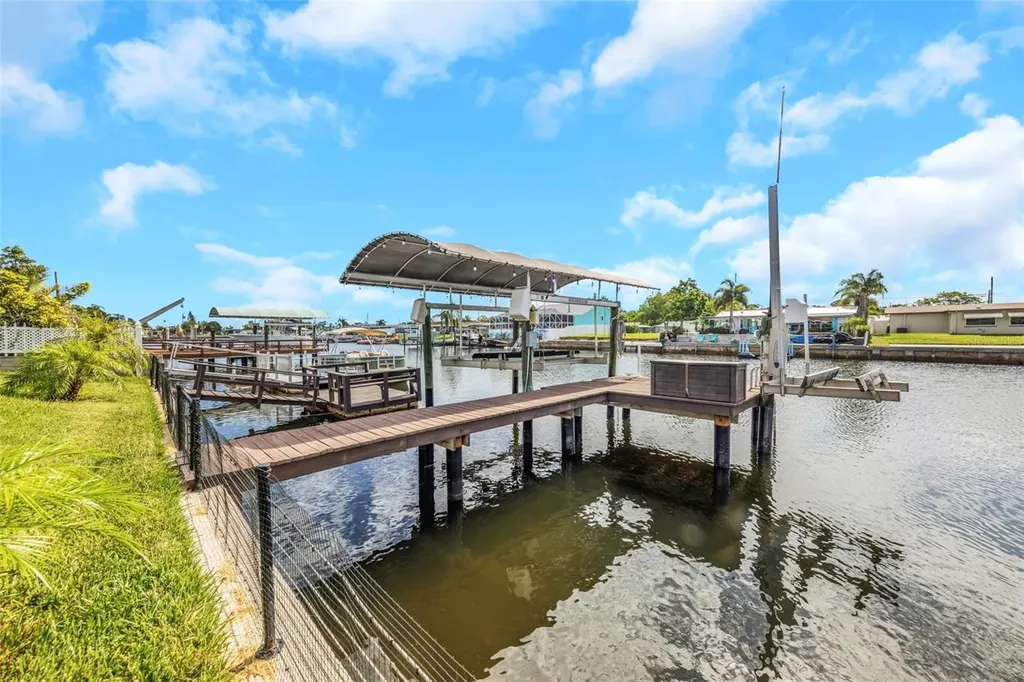 12804 2nd Isle Hudson FL 34667