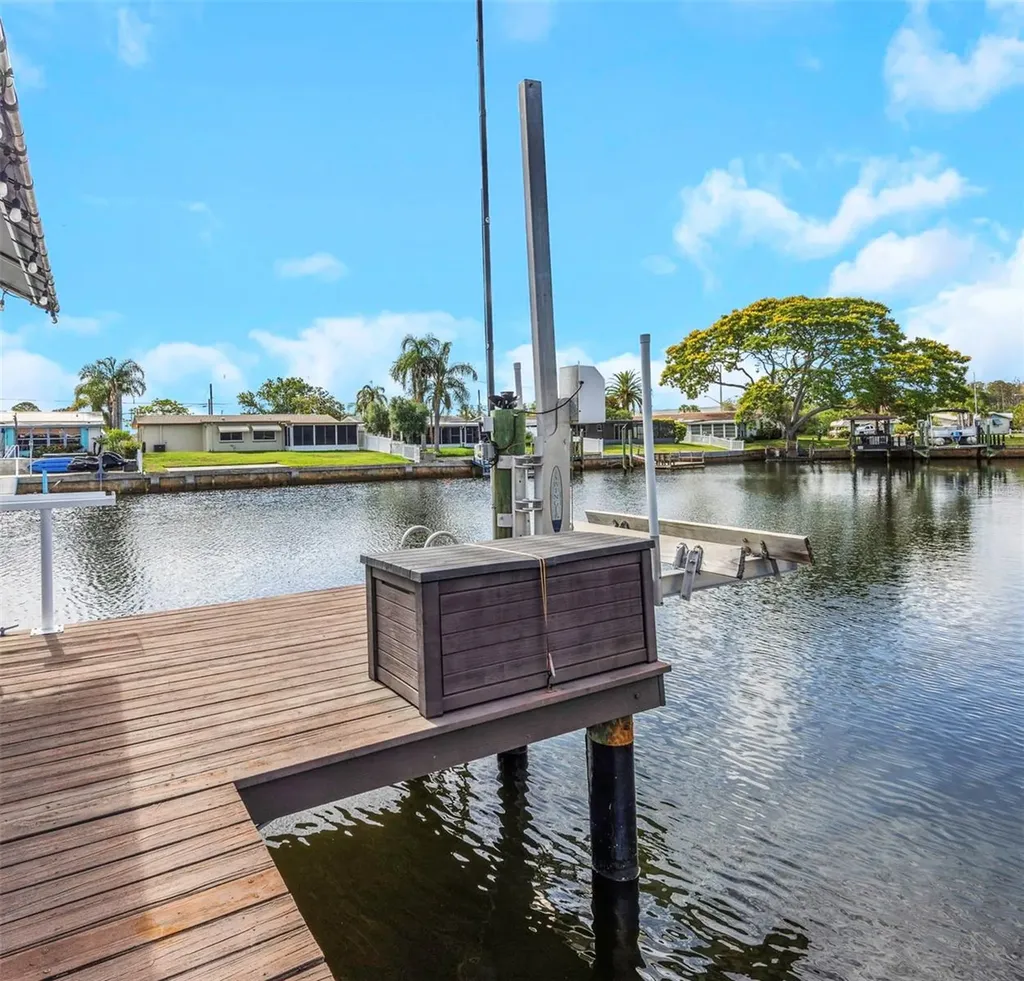 12804 2nd Isle Hudson FL 34667