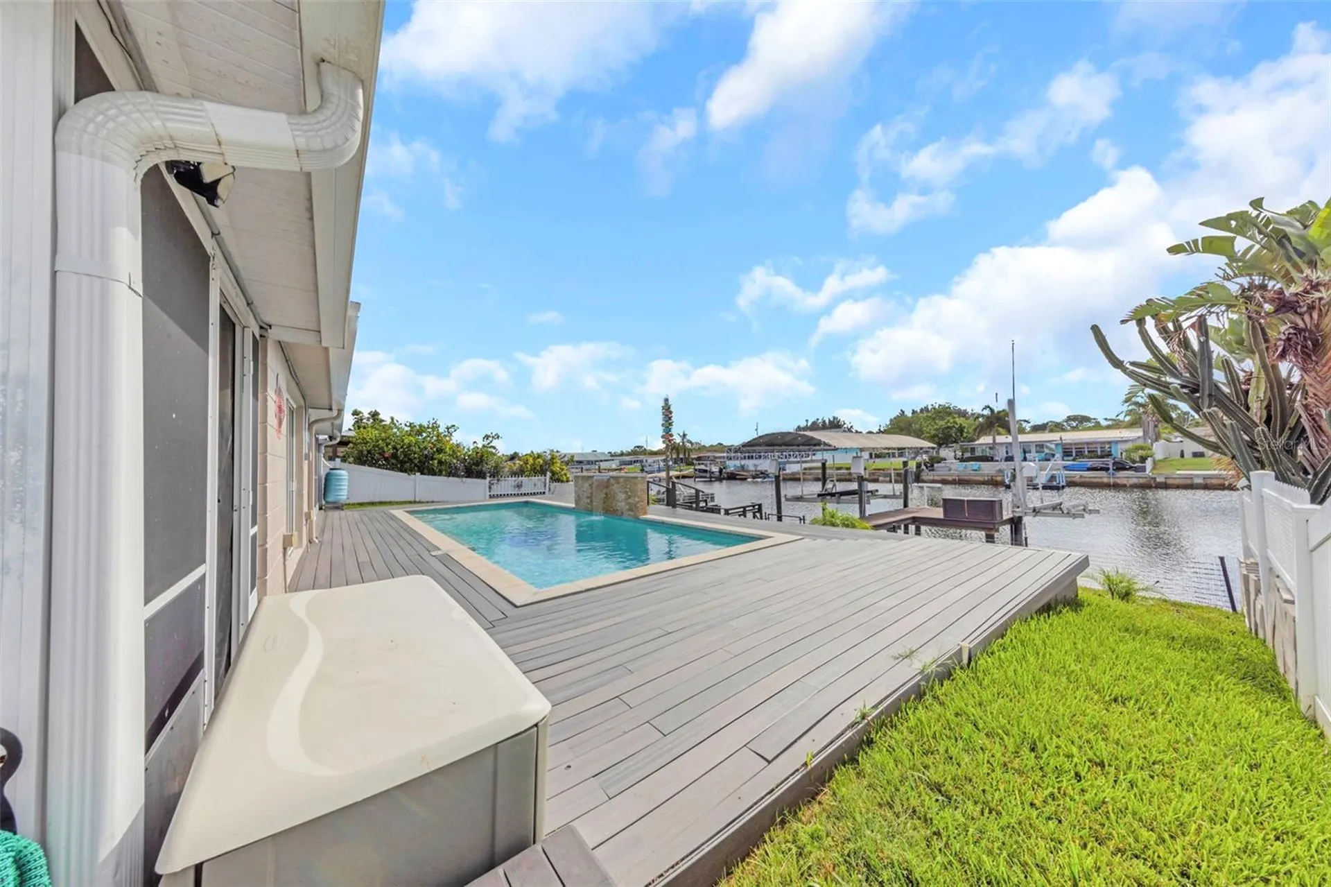 12804 2nd Isle Hudson FL 34667