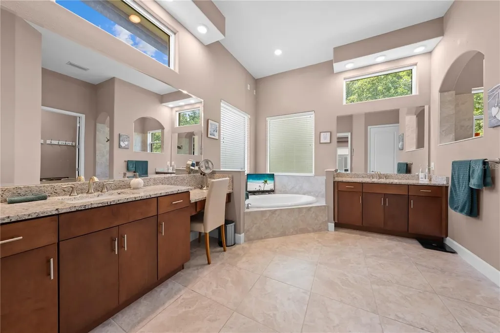 2557 Heritage Green Avenue Davenport FL 33837