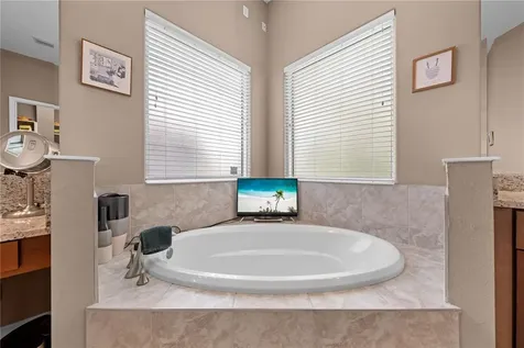 2557 Heritage Green Avenue Davenport FL 33837