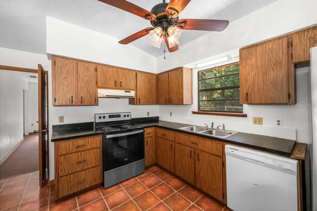 24607 Polar Bear Road Paisley FL 32767