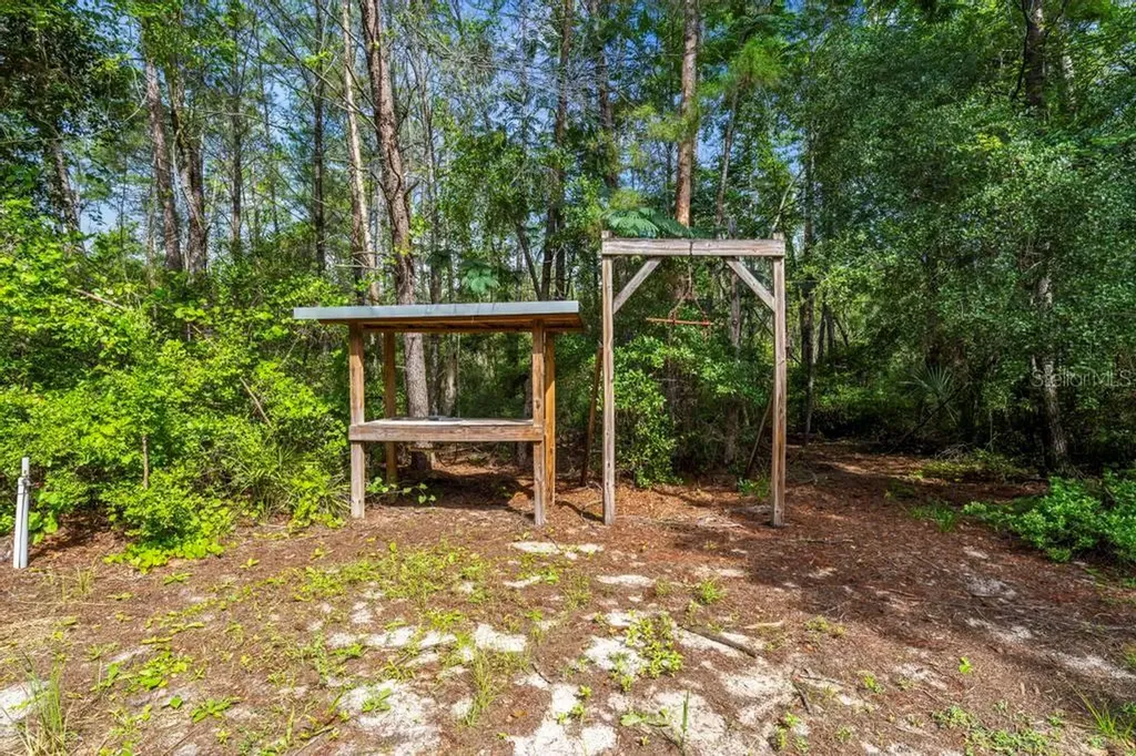 24607 Polar Bear Road Paisley FL 32767