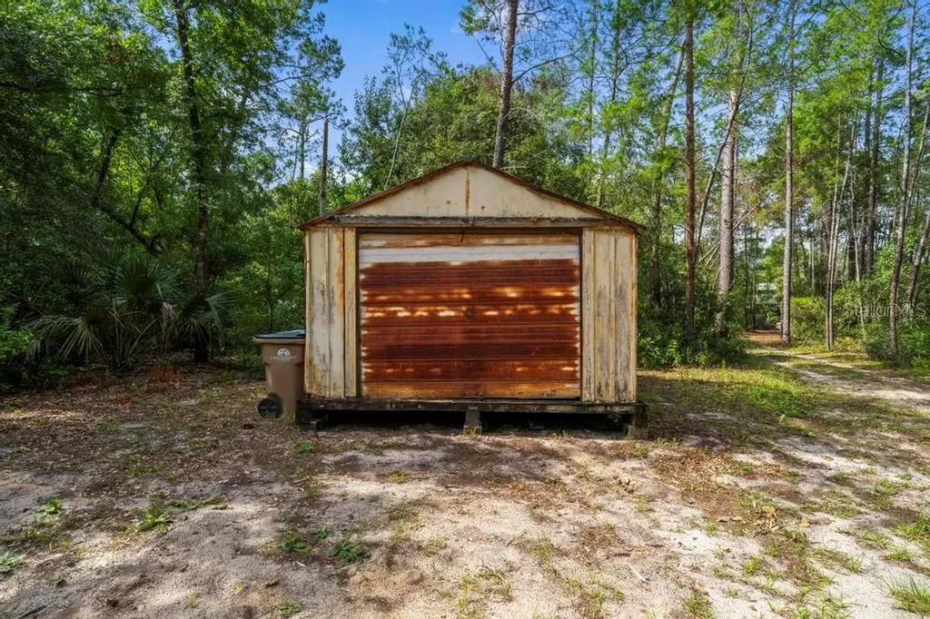24607 Polar Bear Road Paisley FL 32767
