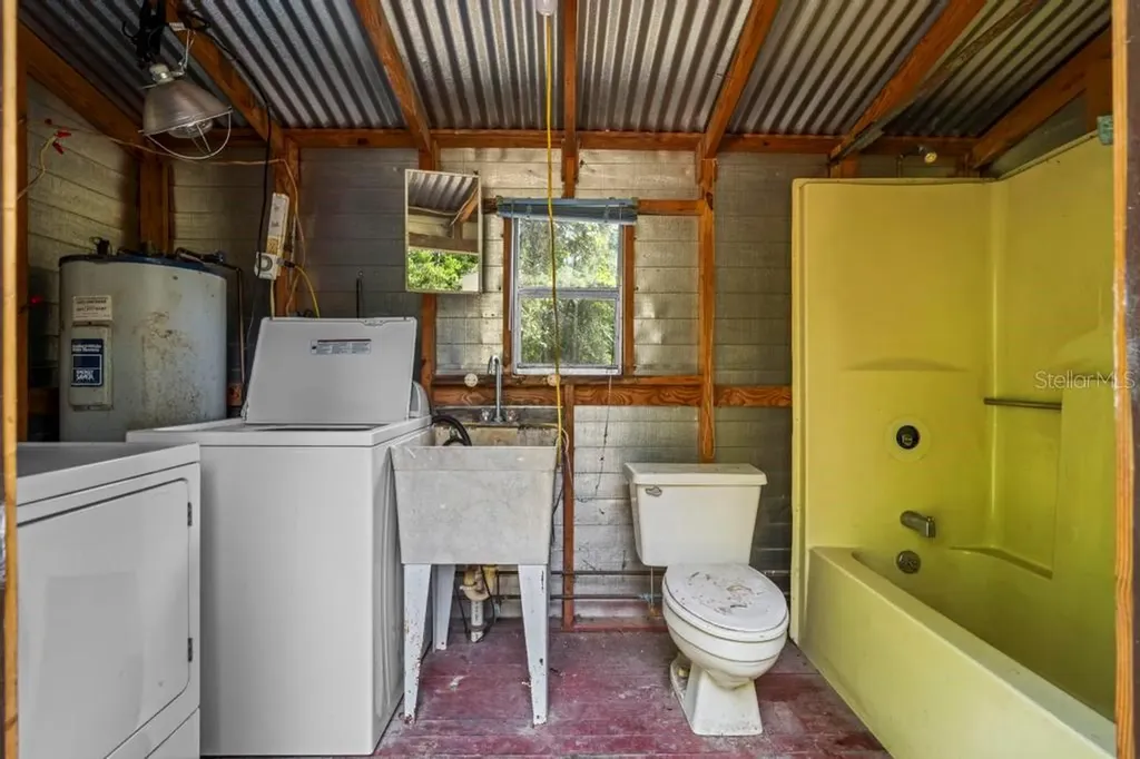 24607 Polar Bear Road Paisley FL 32767