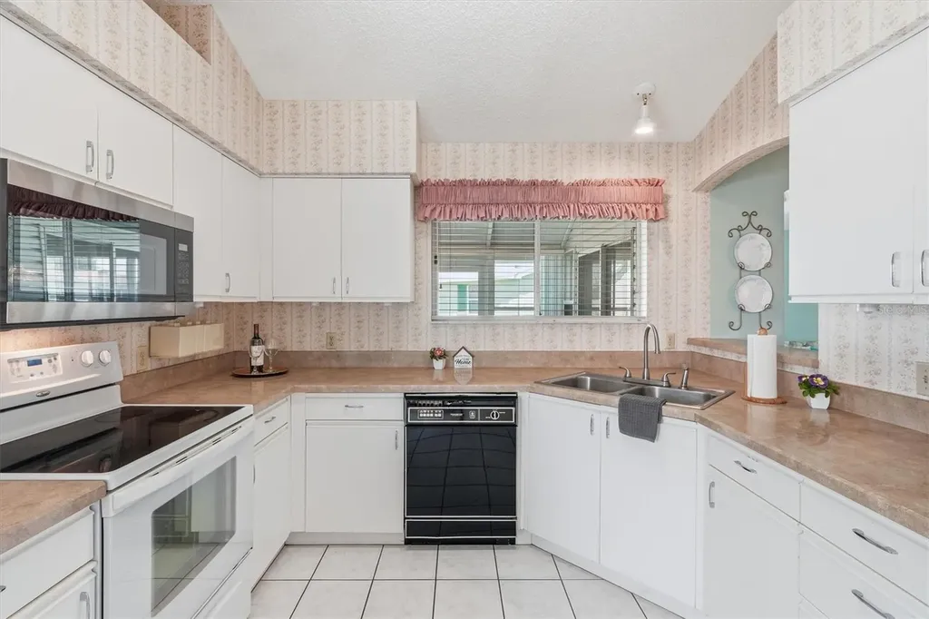 1260 Granada Court Lady Lake FL 32159