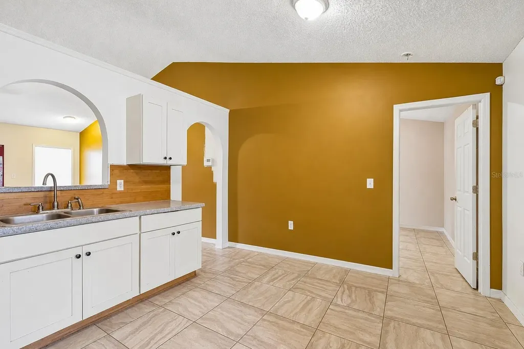 379 Mott Street SW Palm Bay FL 32908