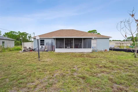379 Mott Street SW Palm Bay FL 32908