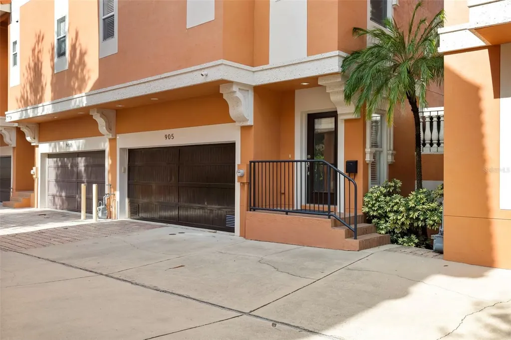 905 Villa Venicia Way Tampa FL 33606