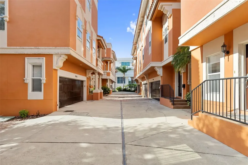 905 Villa Venicia Way Tampa FL 33606