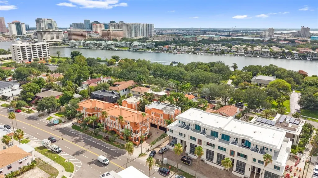 905 Villa Venicia Way Tampa FL 33606