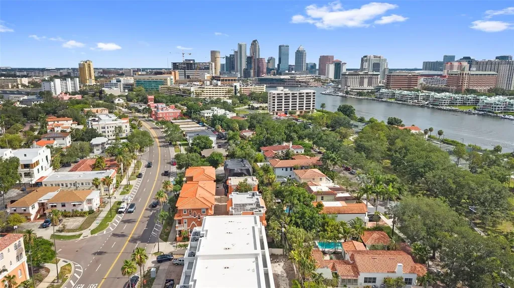 905 Villa Venicia Way Tampa FL 33606