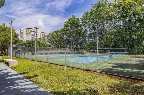 14-A Condominio Mansiones De Garden Hills Guaynabo PR 00966