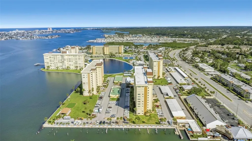 4700 Cove Circle St Petersburg FL 33708