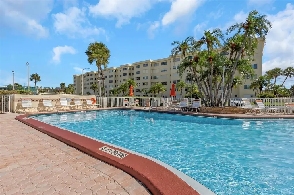 4700 Cove Circle St Petersburg FL 33708