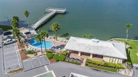 4700 Cove Circle St Petersburg FL 33708