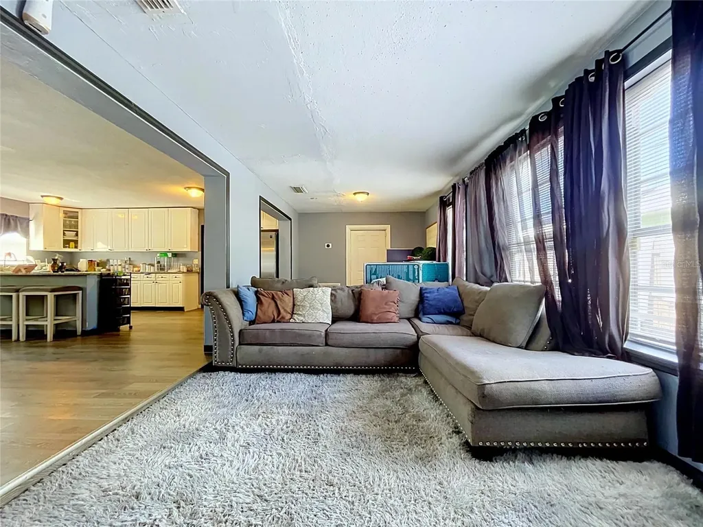 801 51st Avenue S St Petersburg FL 33705