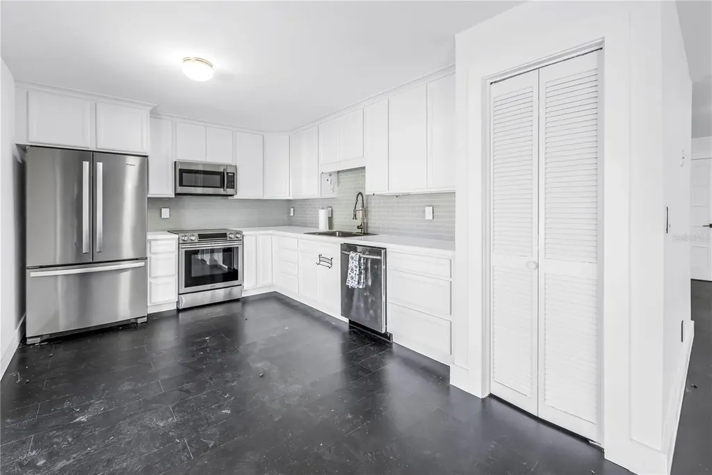 3216 Pine Haven Drive Clearwater FL 33761