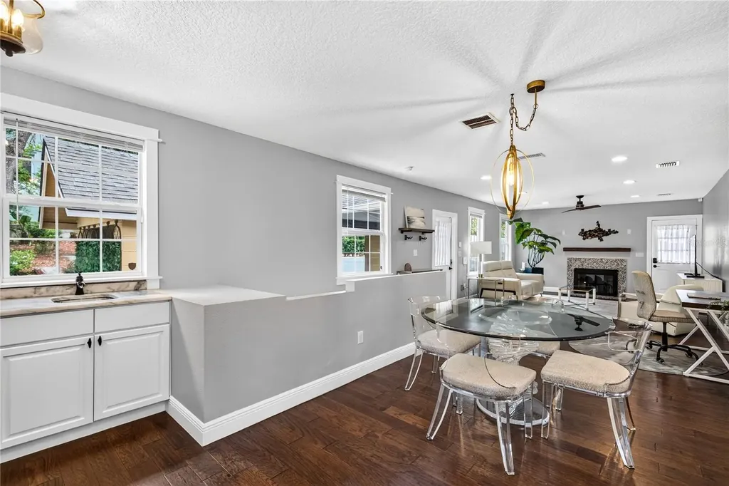 102 N Clayton Street Mount Dora FL 32757