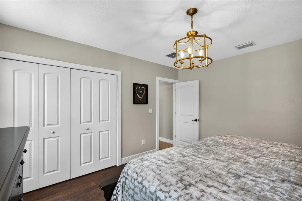 102 N Clayton Street Mount Dora FL 32757