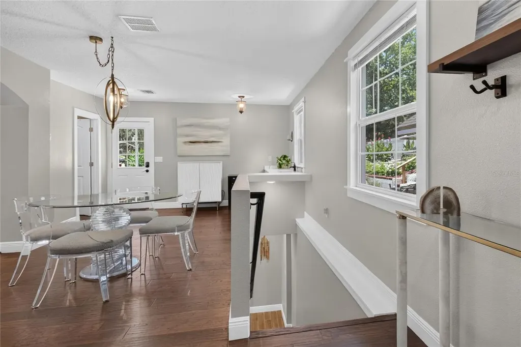 102 N Clayton Street Mount Dora FL 32757