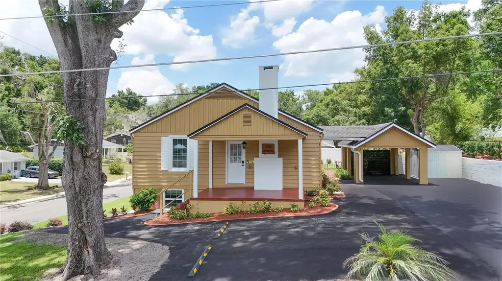 102 N Clayton Street Mount Dora FL 32757