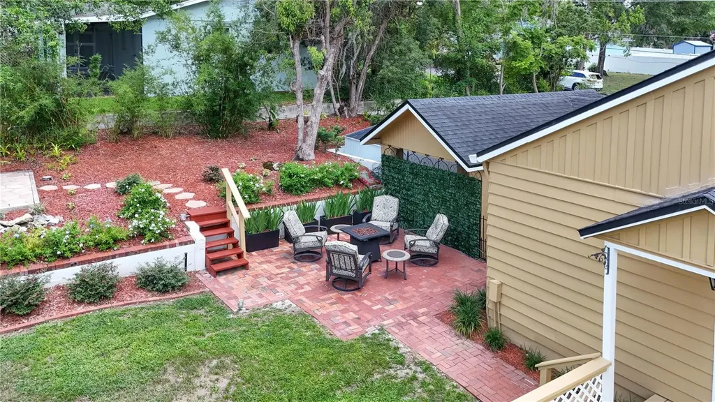 102 N Clayton Street Mount Dora FL 32757