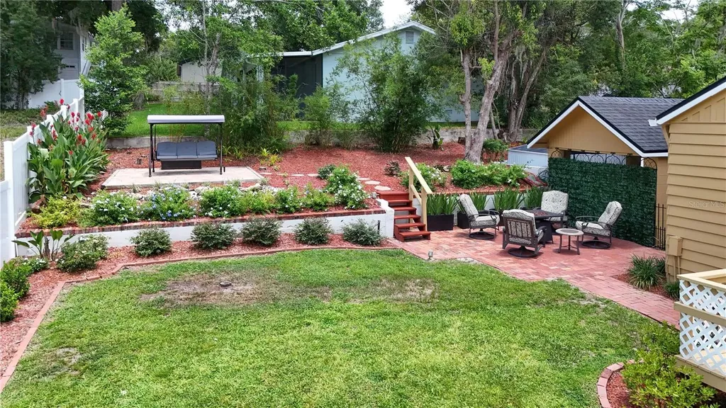 102 N Clayton Street Mount Dora FL 32757