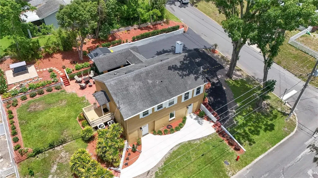 102 N Clayton Street Mount Dora FL 32757
