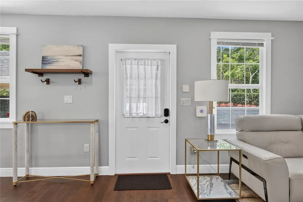 102 N Clayton Street Mount Dora FL 32757