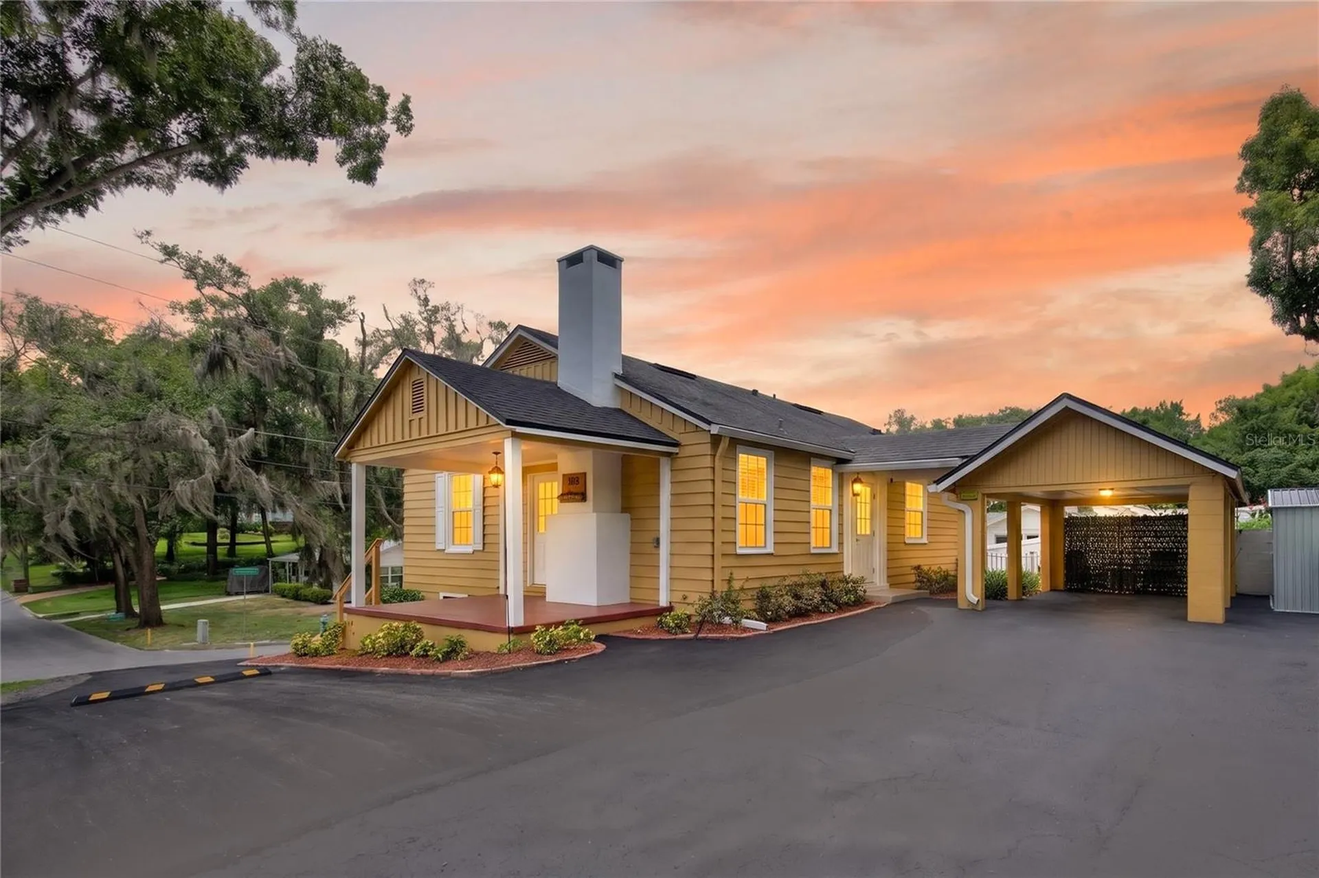 102 N Clayton Street Mount Dora FL 32757