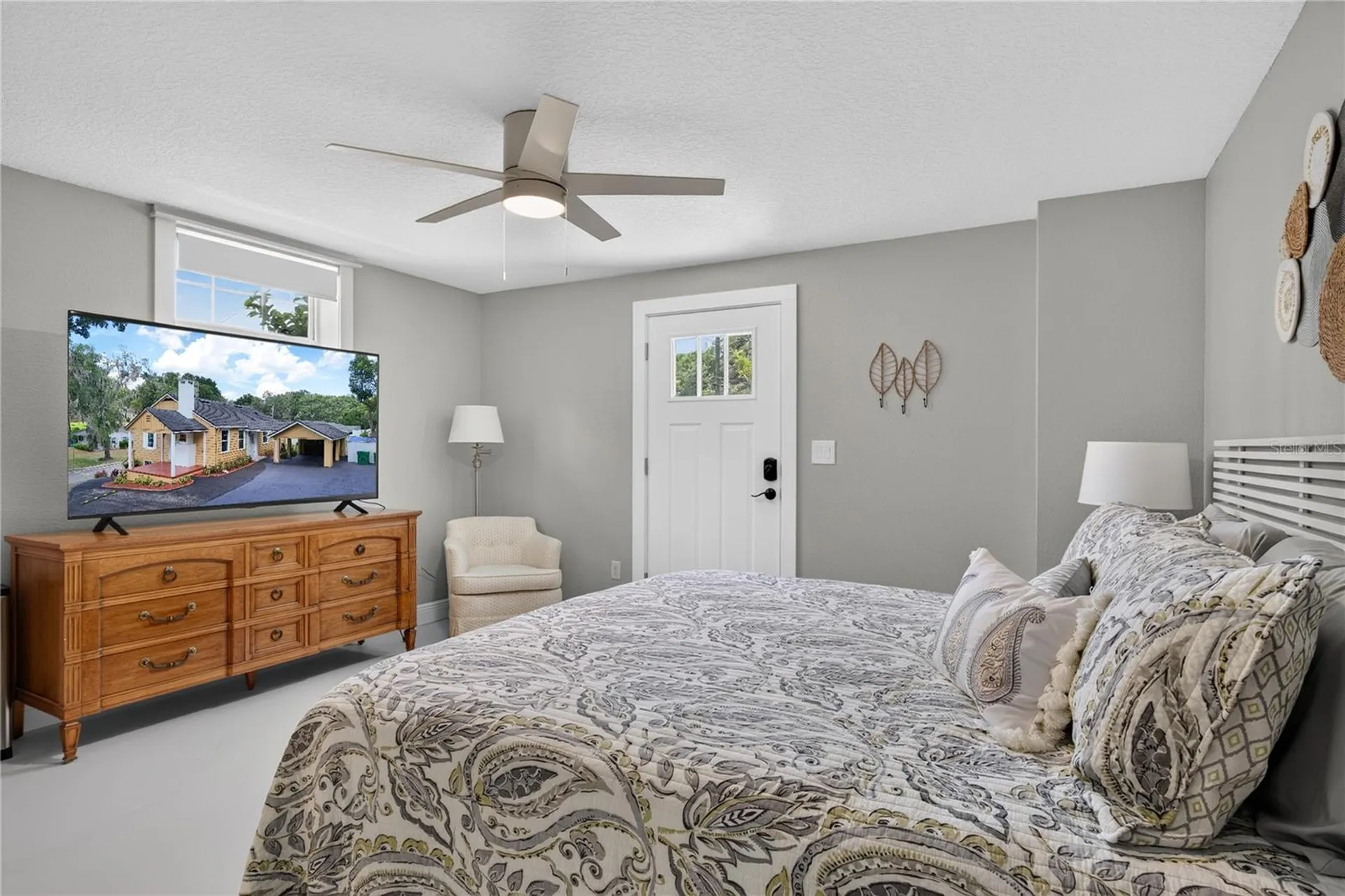 102 N Clayton Street Mount Dora FL 32757