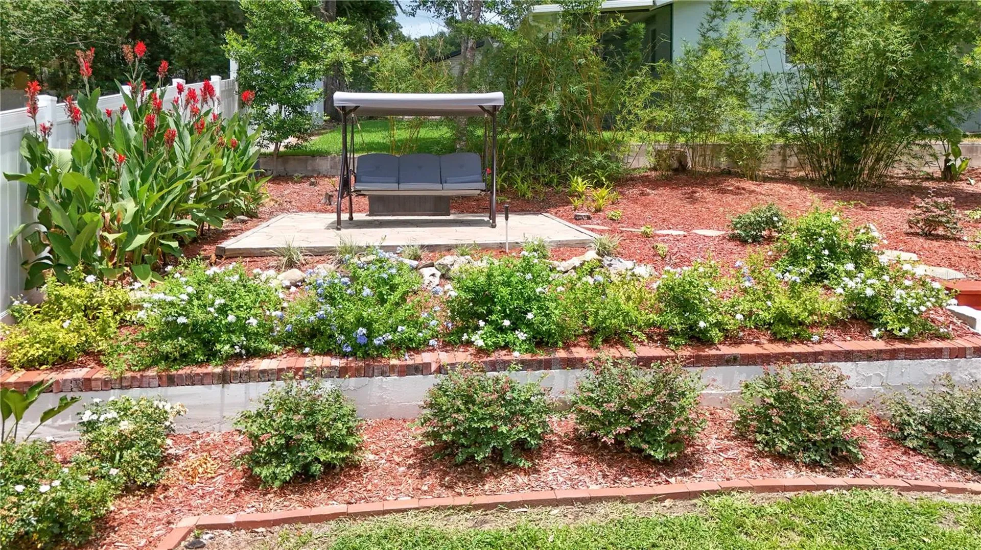 102 N Clayton Street Mount Dora FL 32757