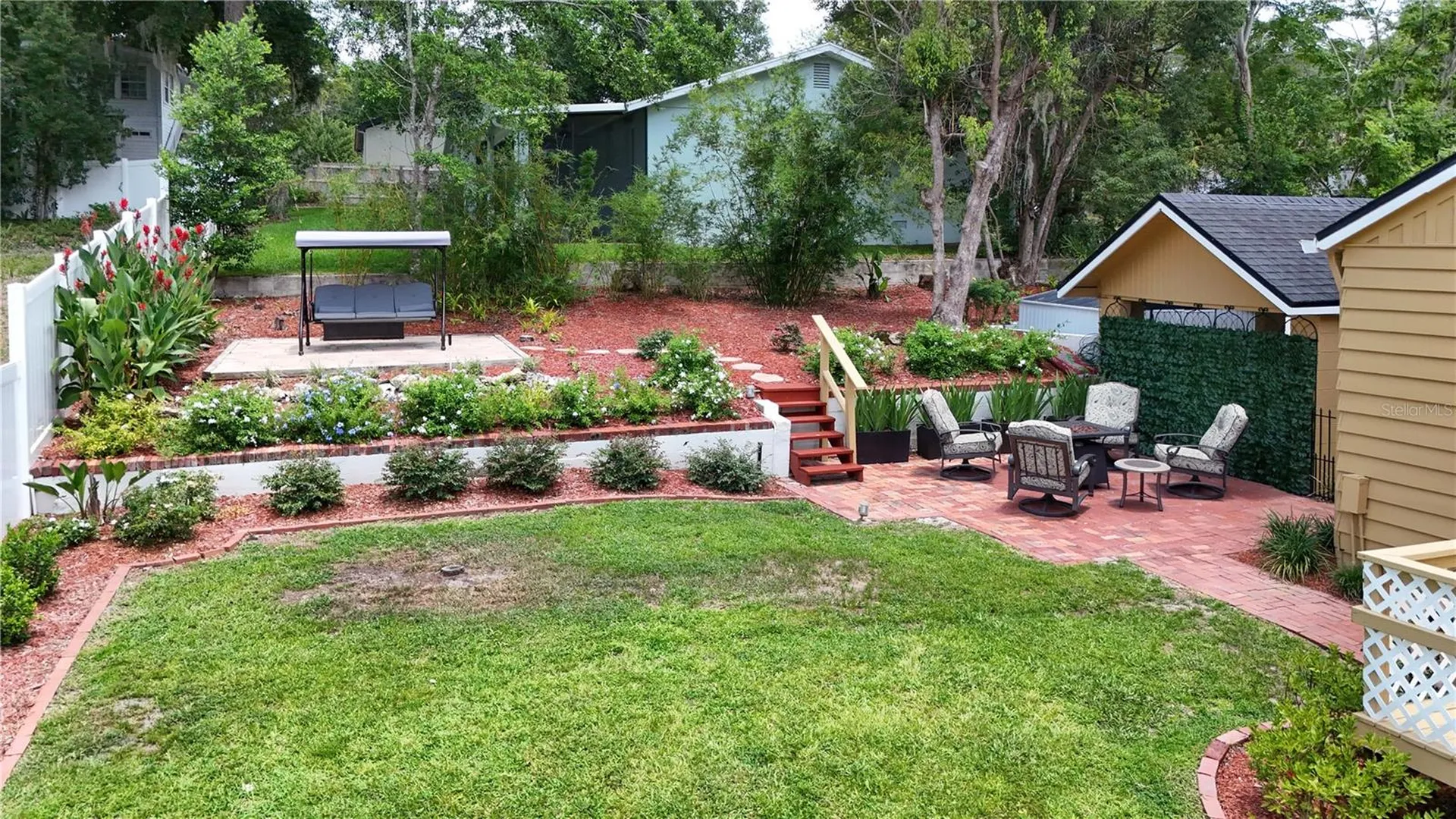 102 N Clayton Street Mount Dora FL 32757