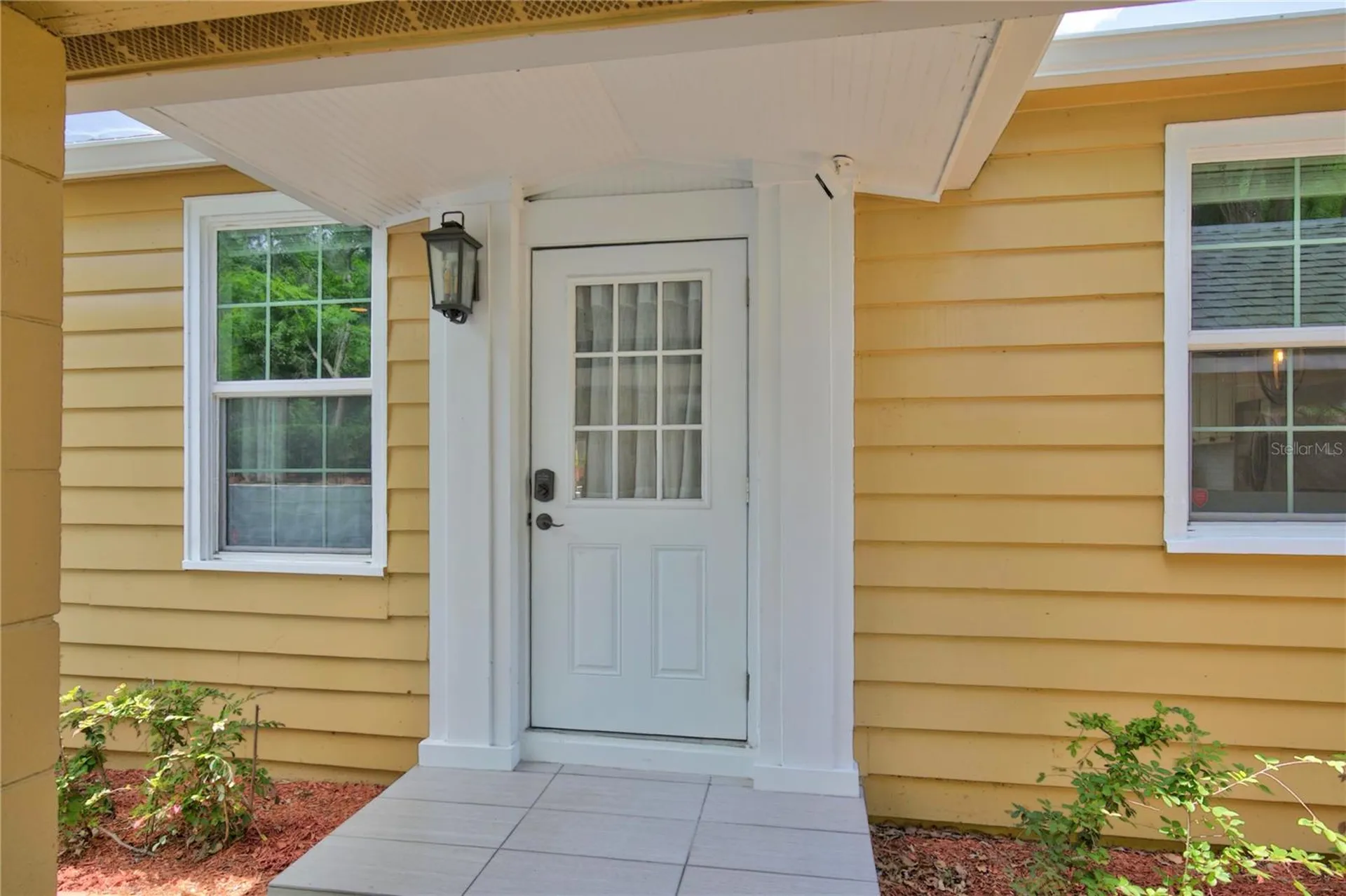 102 N Clayton Street Mount Dora FL 32757