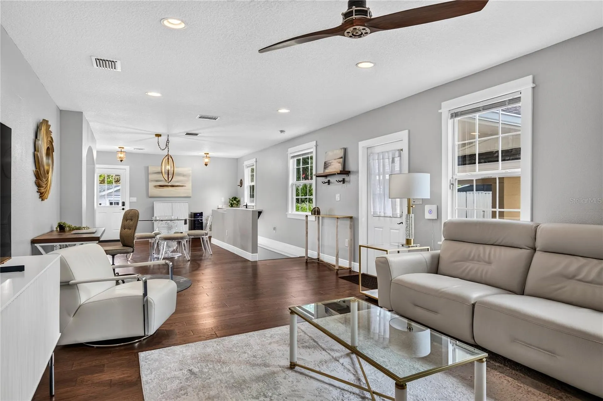 102 N Clayton Street Mount Dora FL 32757
