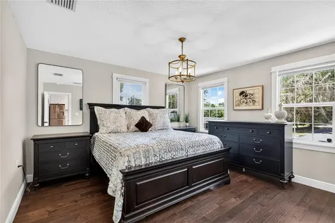 102 N Clayton Street Mount Dora FL 32757