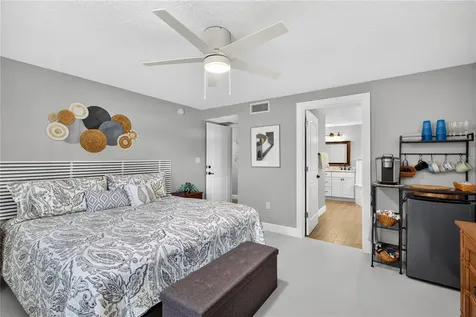 102 N Clayton Street Mount Dora FL 32757